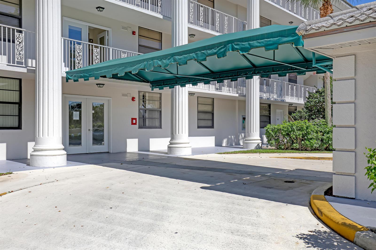 3650 Whitehall Drive # 201, West Palm Beach FL 33401 photo 4