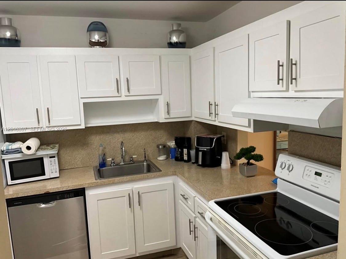 151 Berkley Rd # 303, Hollywood FL 33024 photo 3