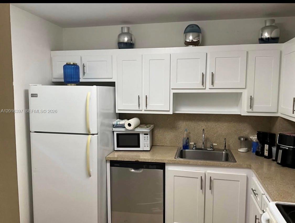 151 Berkley Rd # 303, Hollywood FL 33024 photo 4