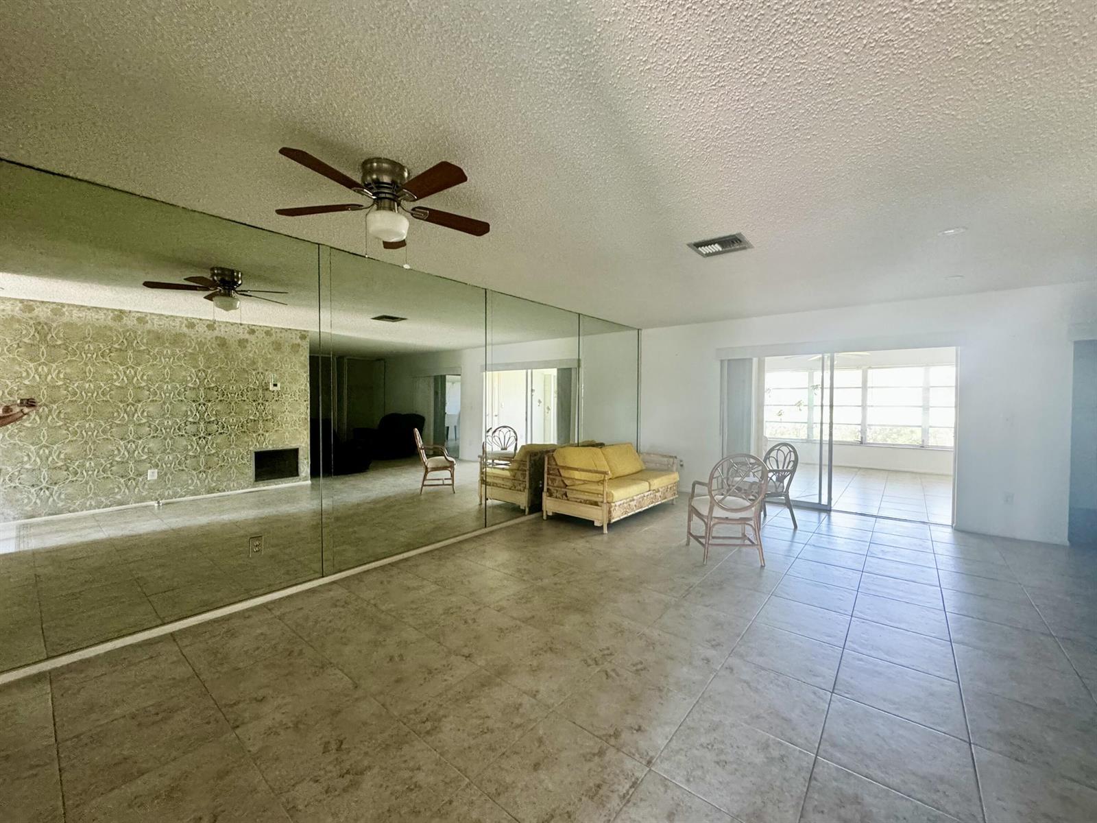 5725 E Fernley Dr Drive E # 65, West Palm Beach FL 33415 photo 2
