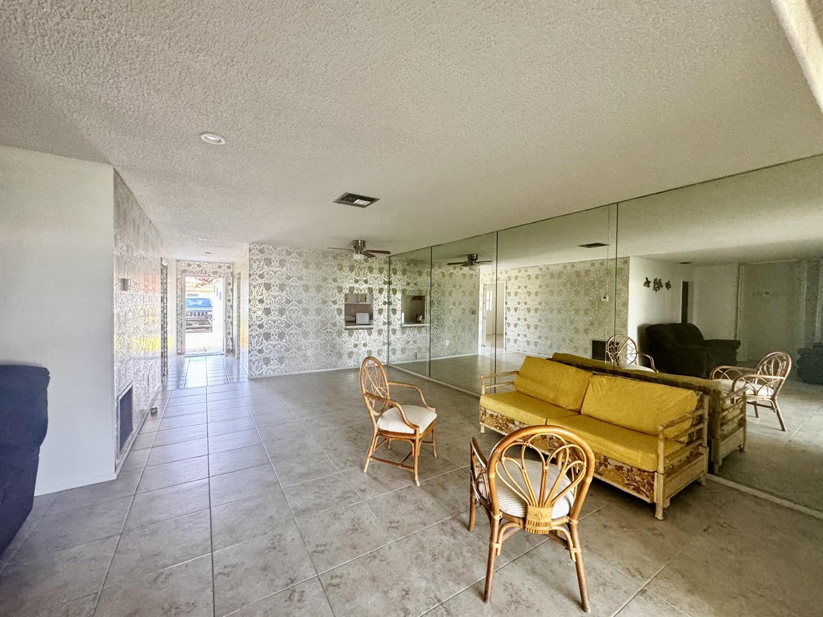 5725 E Fernley Dr Drive E # 65, West Palm Beach FL 33415 photo 3