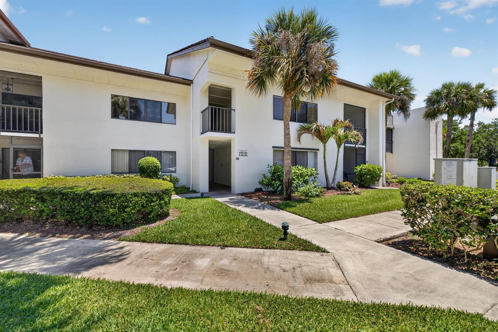 3500 Twin Lakes Terrace # 202, Fort Pierce FL 34951