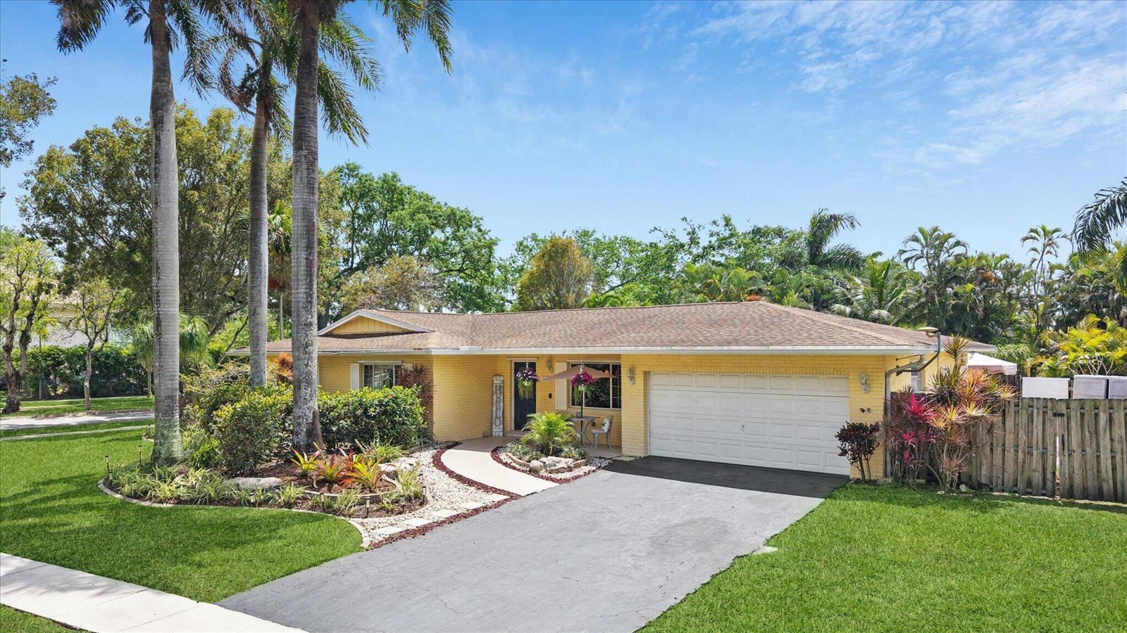 5900 SW 18th Street, Plantation FL 33317 photo 2