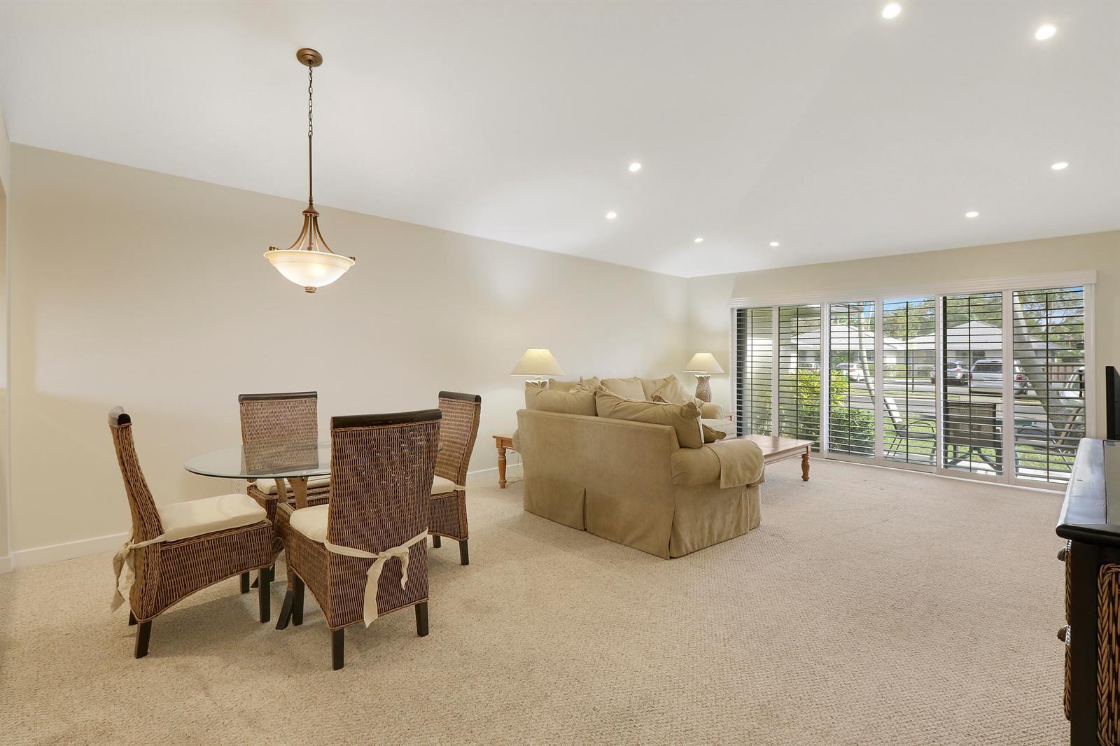 706 Club Drive, Palm Beach Gardens FL 33418 photo 4