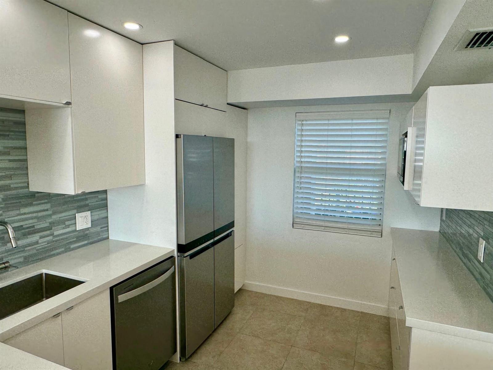 3095 N Course Drive, Pompano Beach FL 33069 photo 2