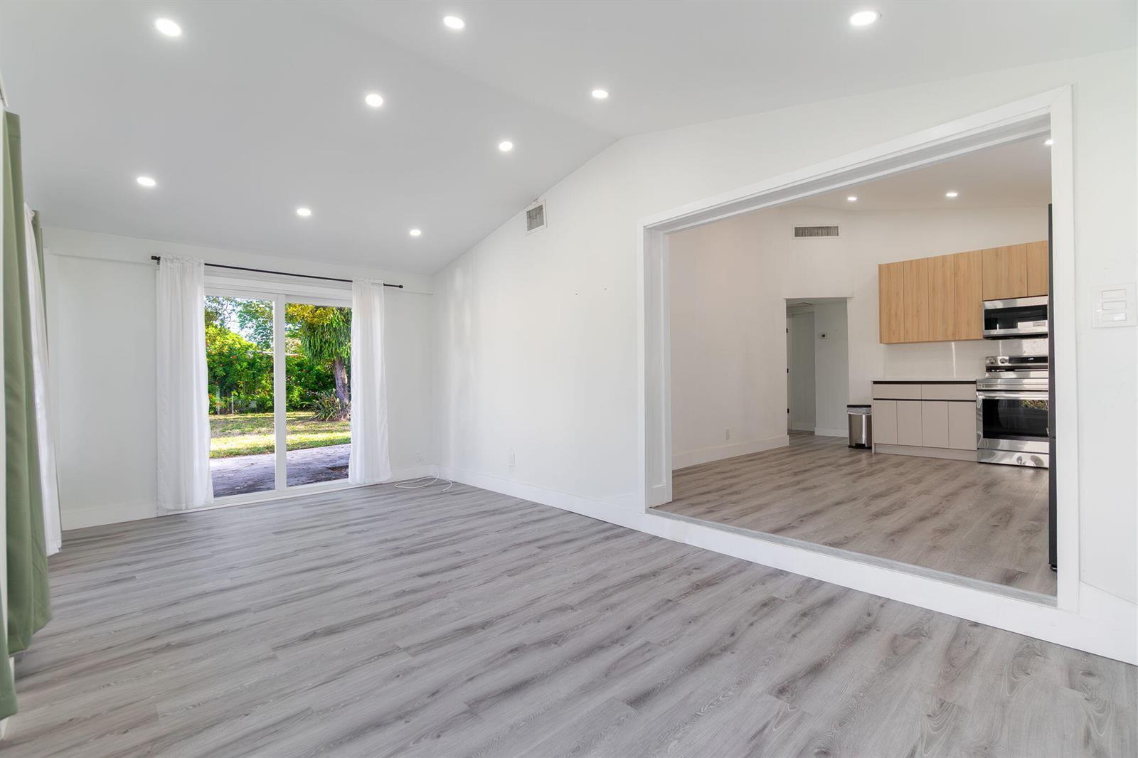 113 SE 8th Avenue, Boynton Beach FL 33435 photo 4