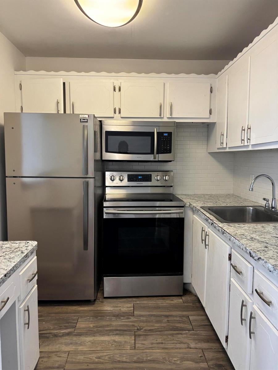 218 Windsor J, West Palm Beach FL 33417