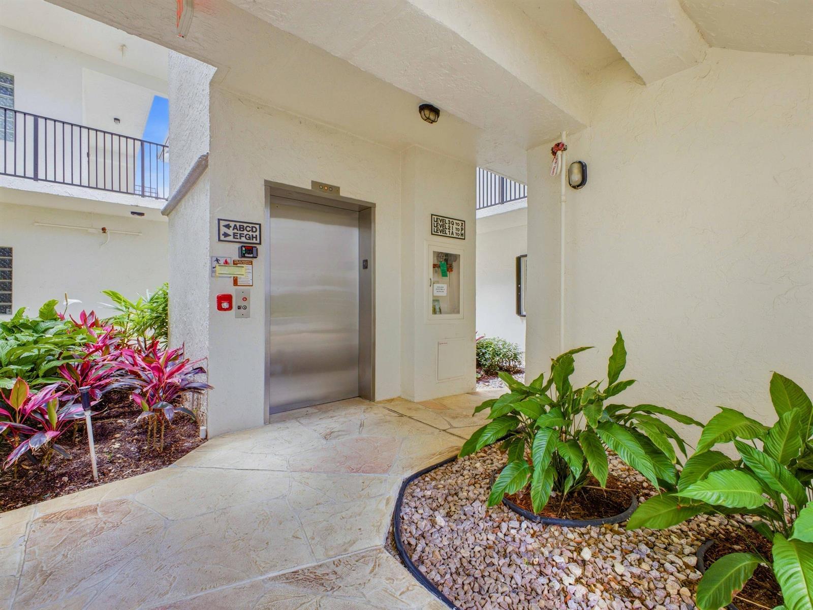 5157 Floria Way # J, Boynton Beach FL 33437 photo 3