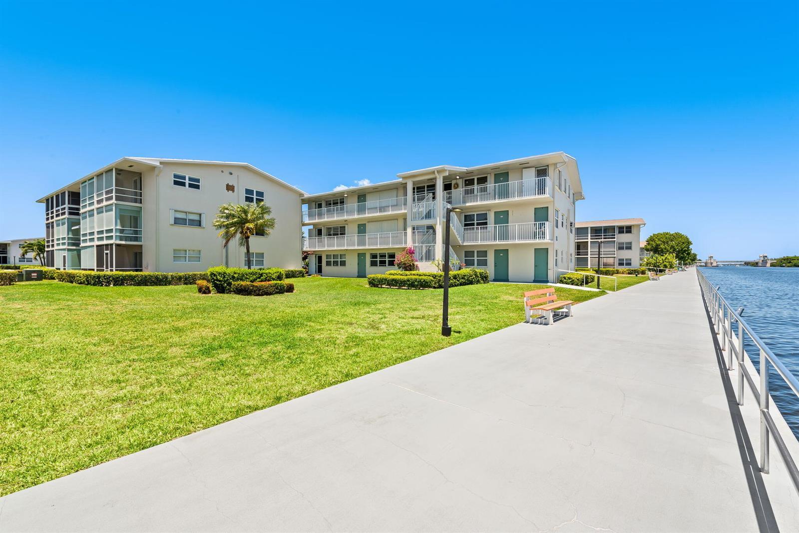 850 E Horizons E # 309, Boynton Beach FL 33435 photo 2