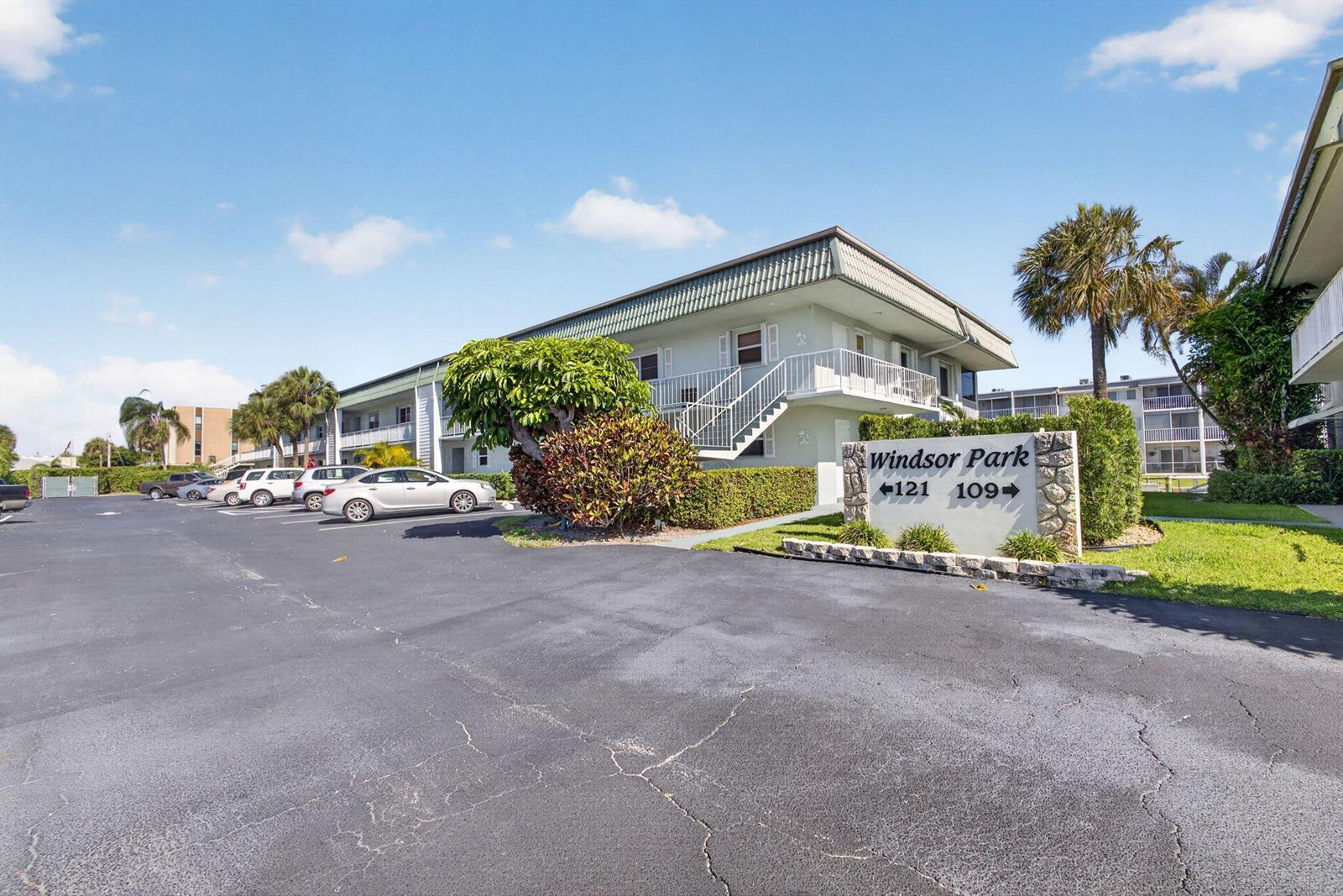 121 Wettaw Lane Unit 110, North Palm Beach FL 33408 photo 2
