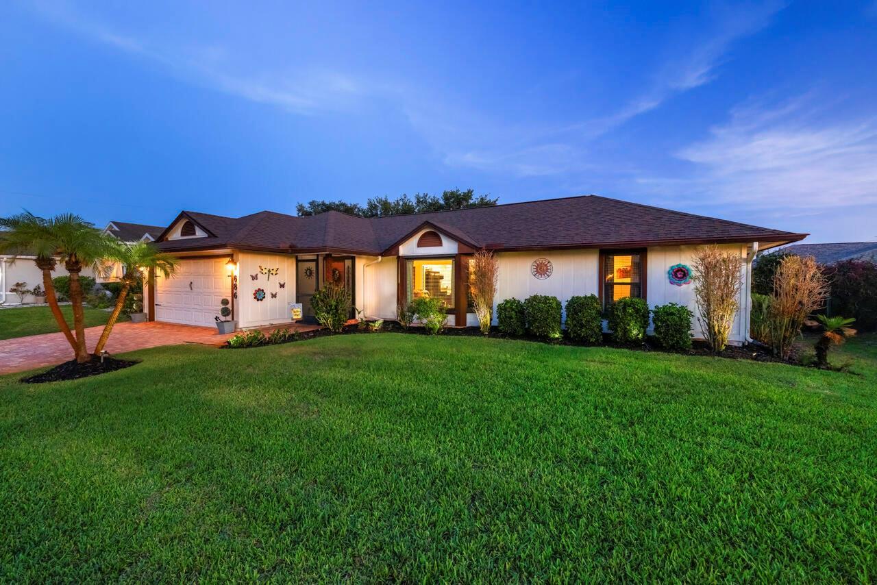 686 SW Hoffenberg Avenue, Port St. Lucie FL 34953 photo 2