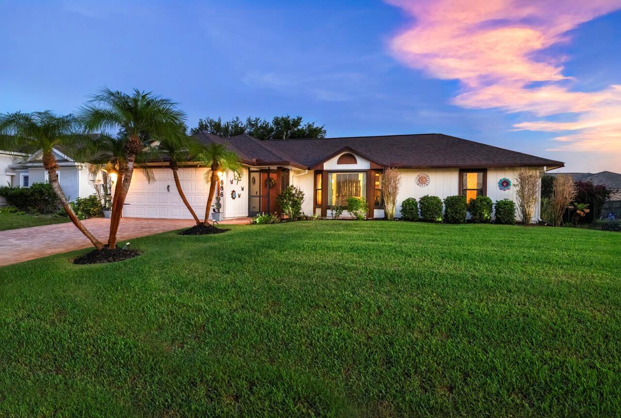 686 SW Hoffenberg Avenue, Port St. Lucie FL 34953