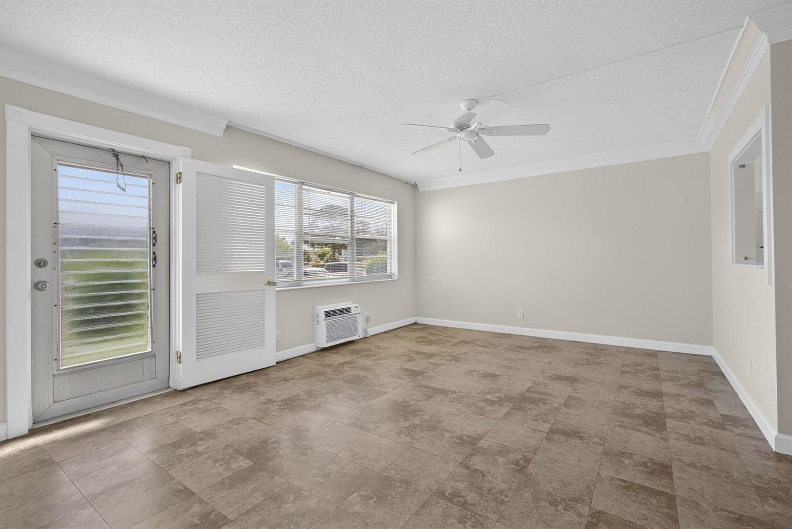 19 Hastings B, West Palm Beach FL 33417 photo 3