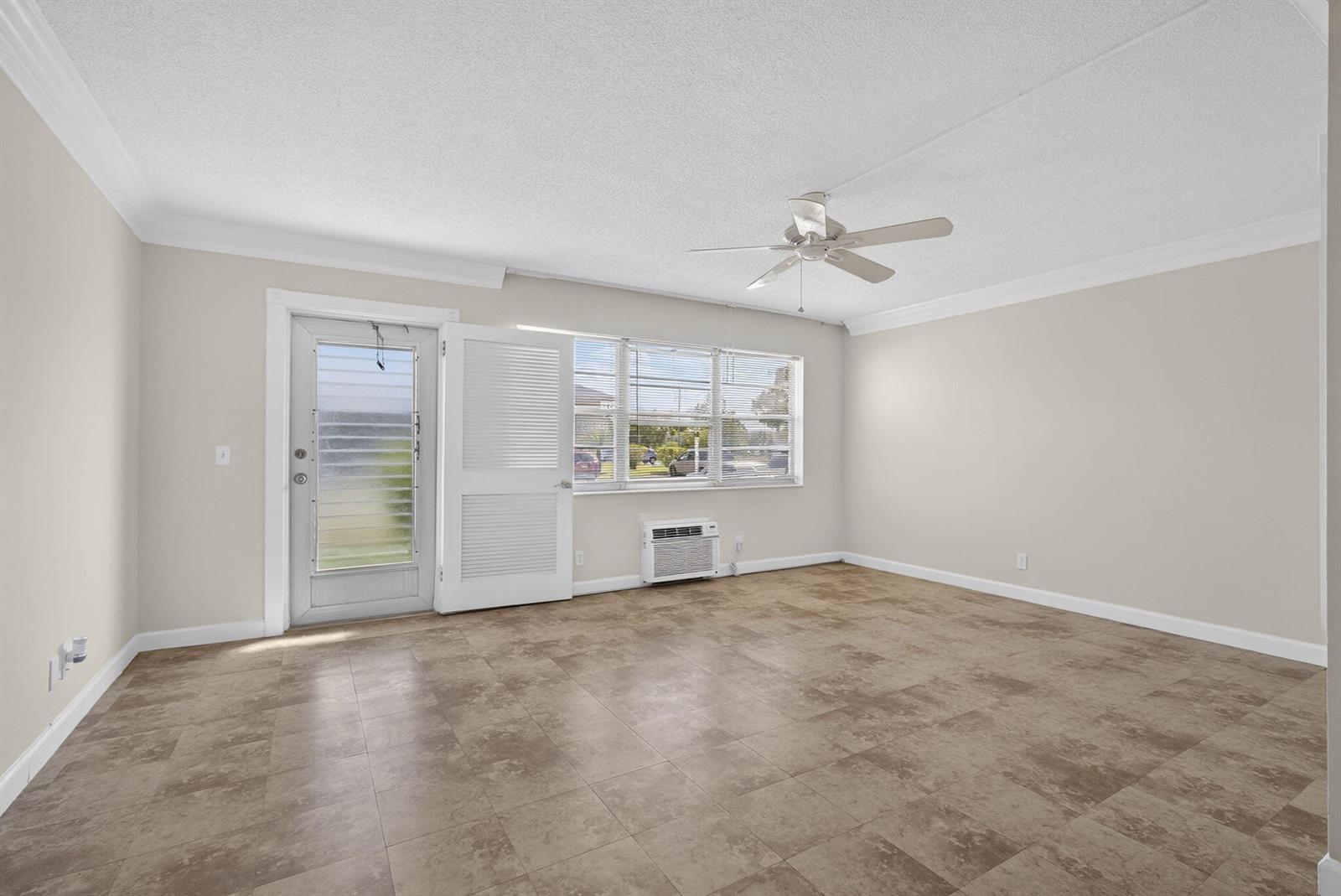 19 Hastings B, West Palm Beach FL 33417 photo 4