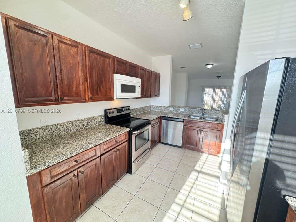 1984 NE 5th St, Boynton Beach FL 33435 photo 2