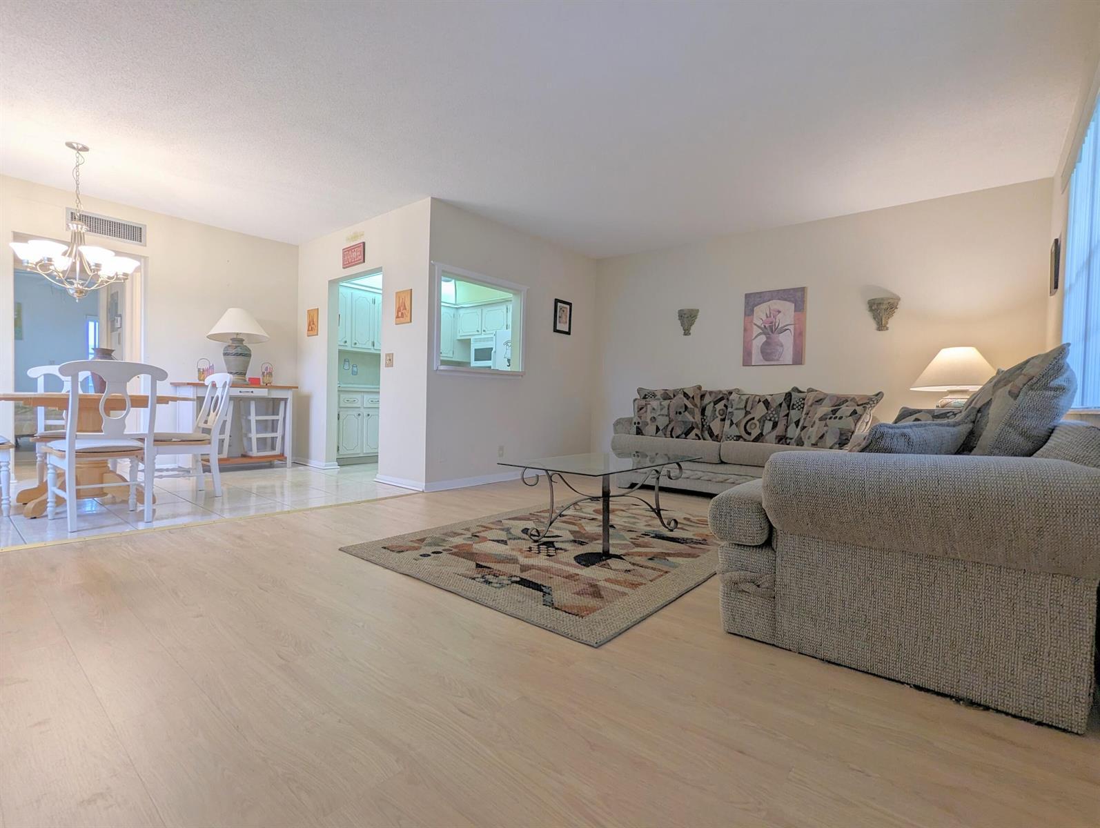 113 E Waltham E, West Palm Beach FL 33417