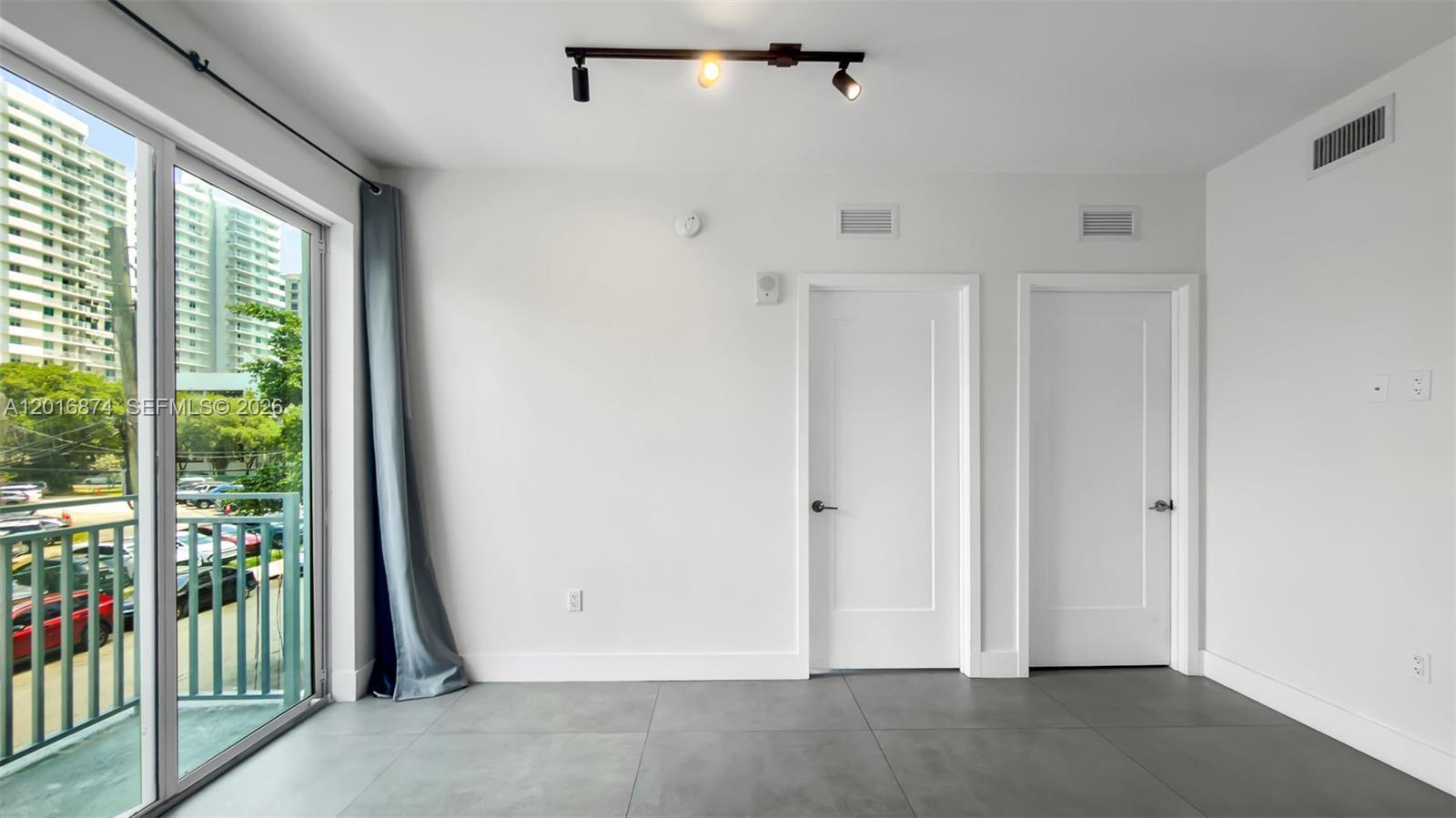 1536 NW 15th Ave # 206, Miami FL 33125 photo 2