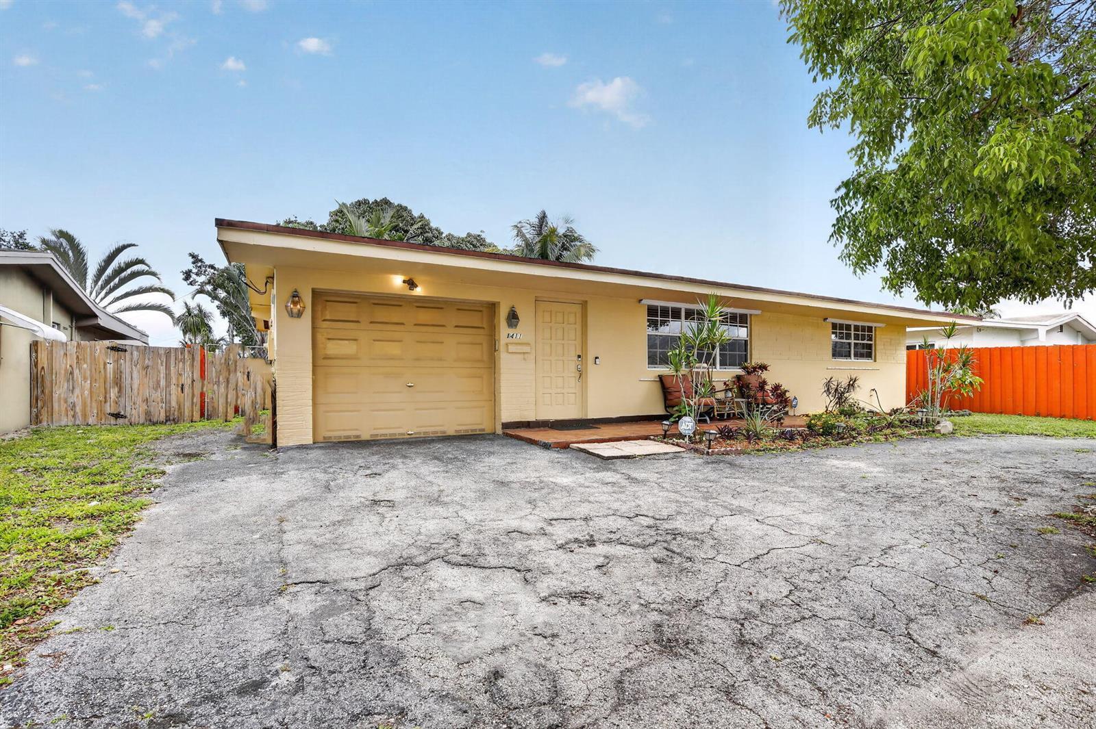 1411 NW 89th Avenue, Pembroke Pines FL 33024