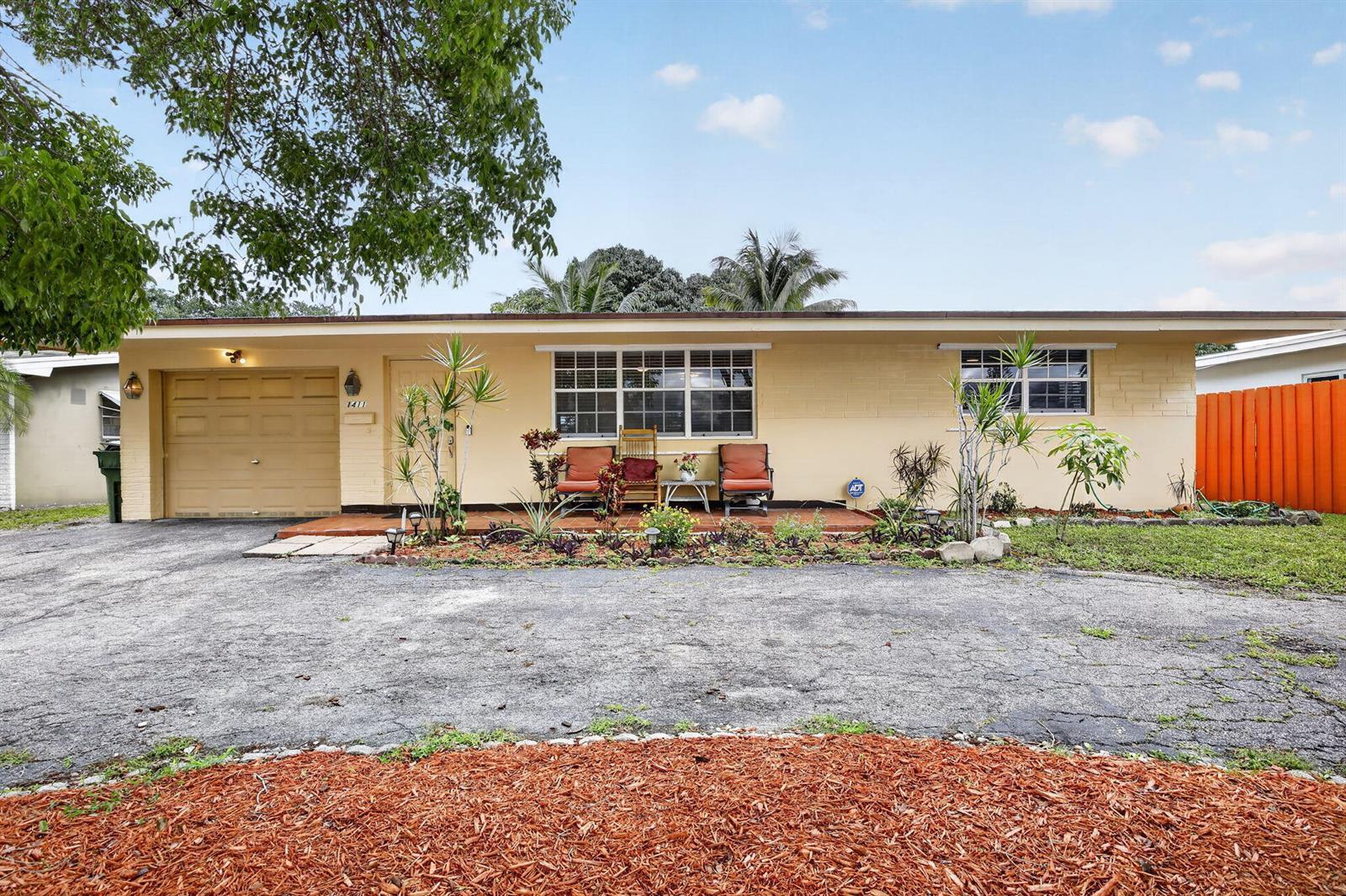 1411 NW 89th Avenue, Pembroke Pines FL 33024 photo 4