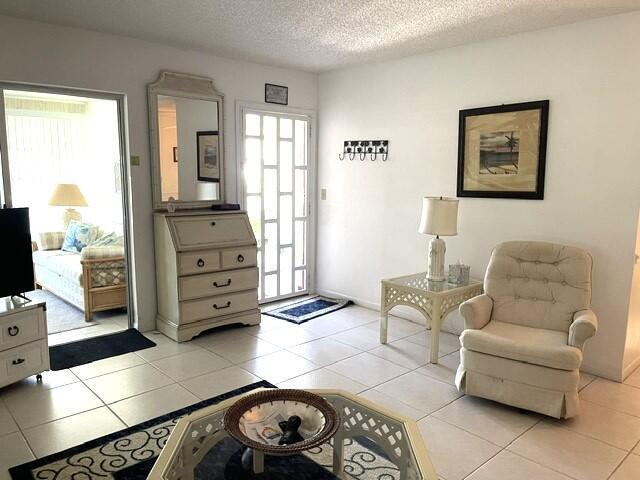 1350 High Point Way Way SE # D, Delray Beach FL 33445 photo 2