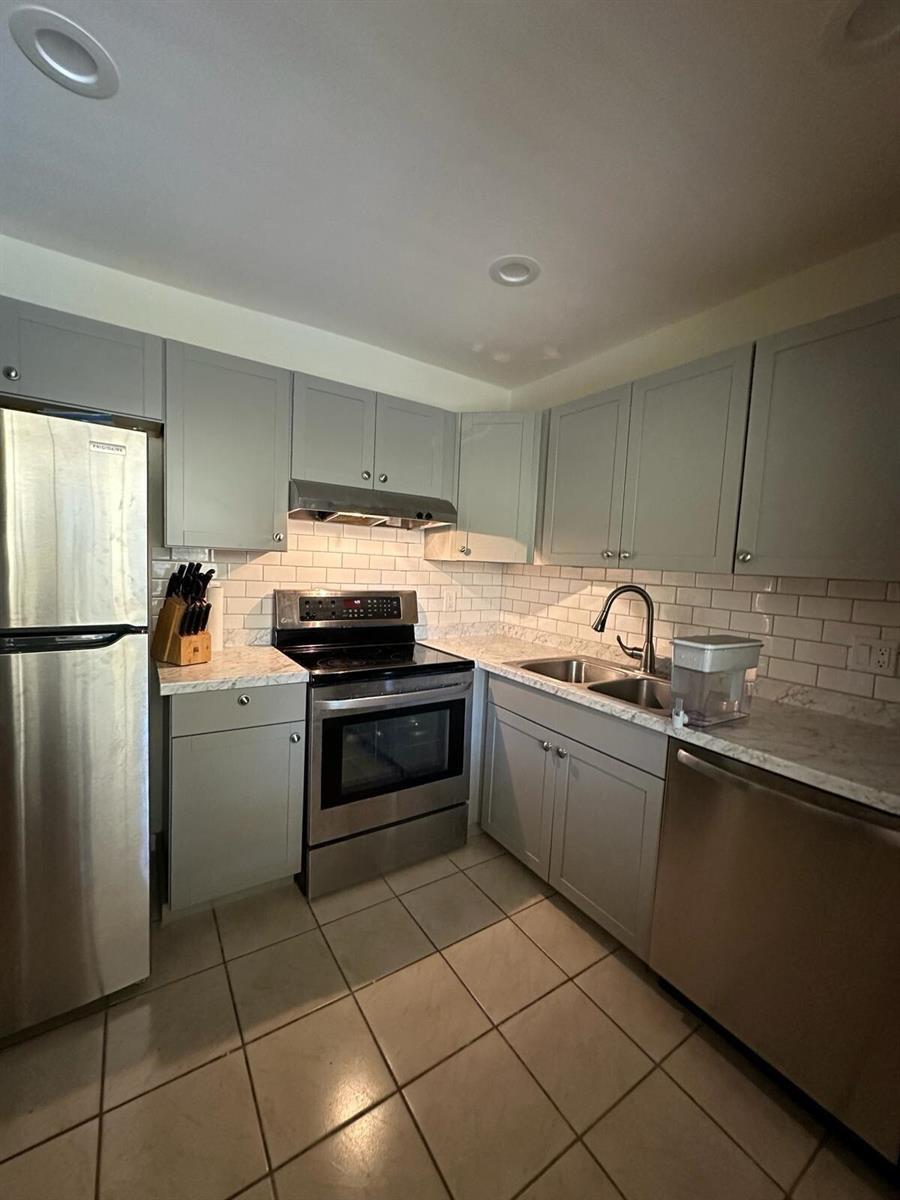 132 S Cypress Road # 523, Pompano Beach FL 33060 photo 4
