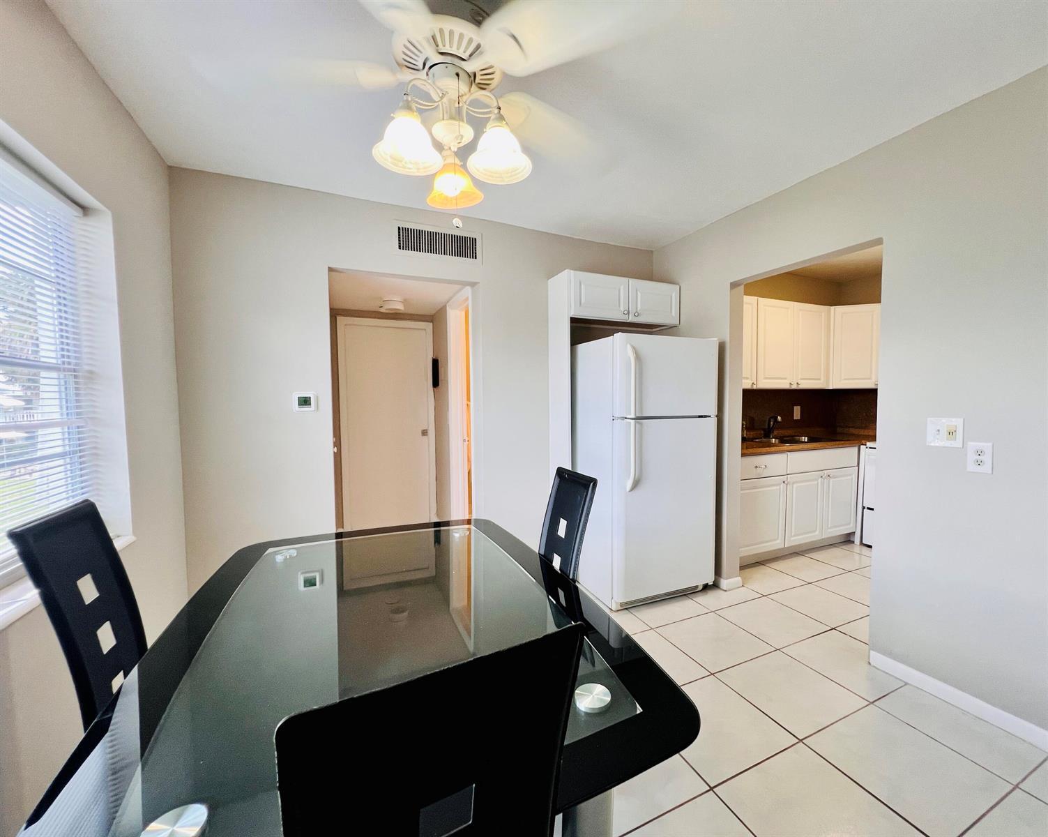 165 Coventry G, West Palm Beach FL 33417 photo 3