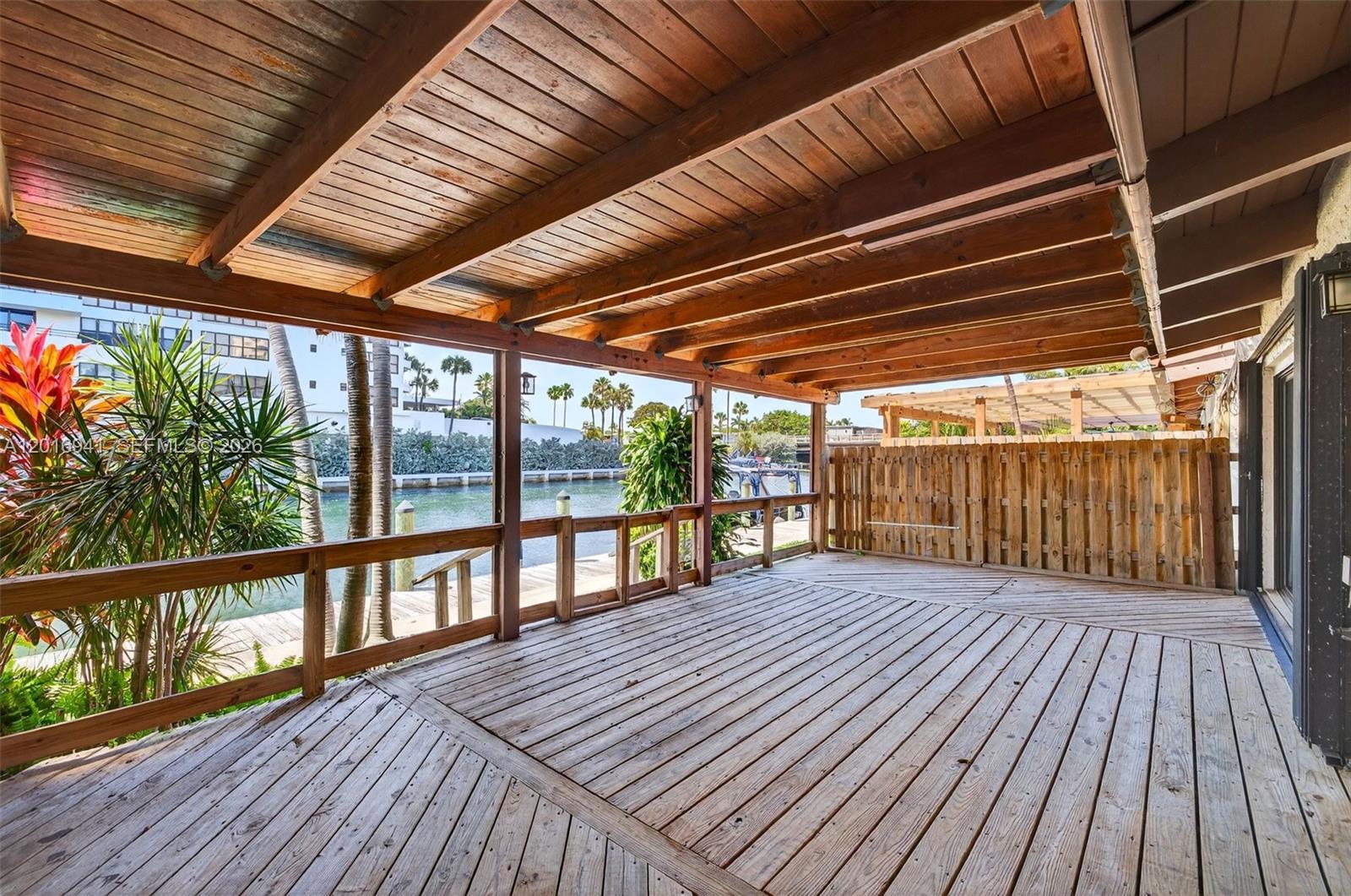 2619 S Parkview Dr, Hallandale Beach FL 33009 photo 2