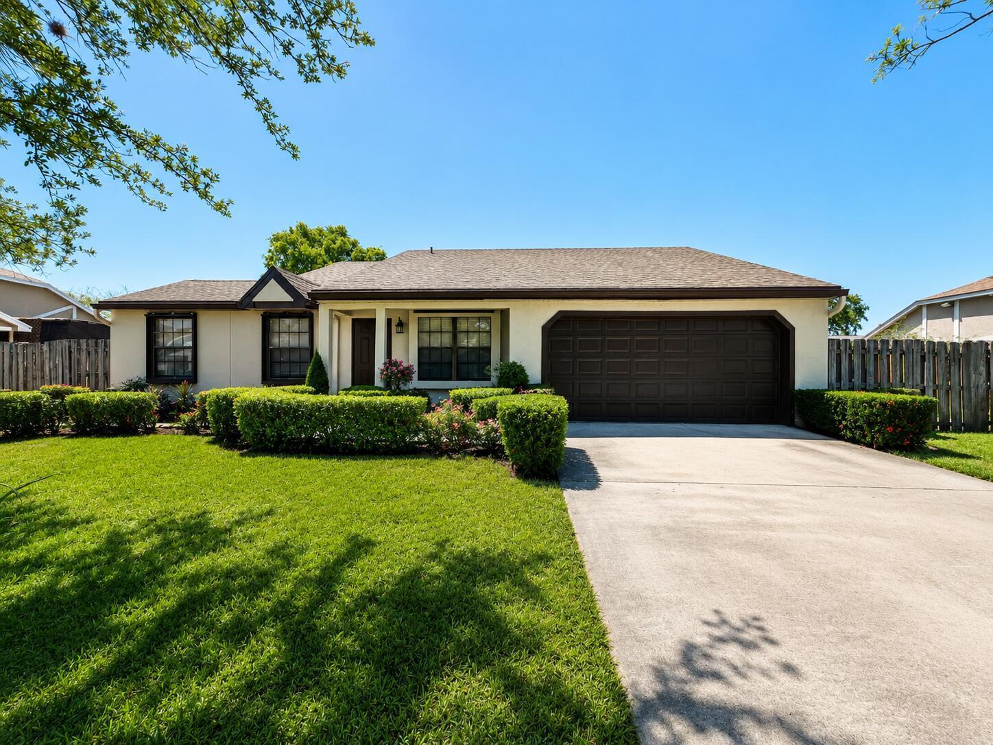 15821 E Wind Circle, Sunrise FL 33326
