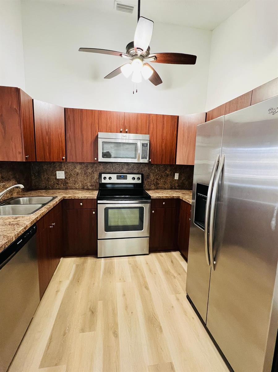 15821 E Wind Circle, Sunrise FL 33326 photo 4