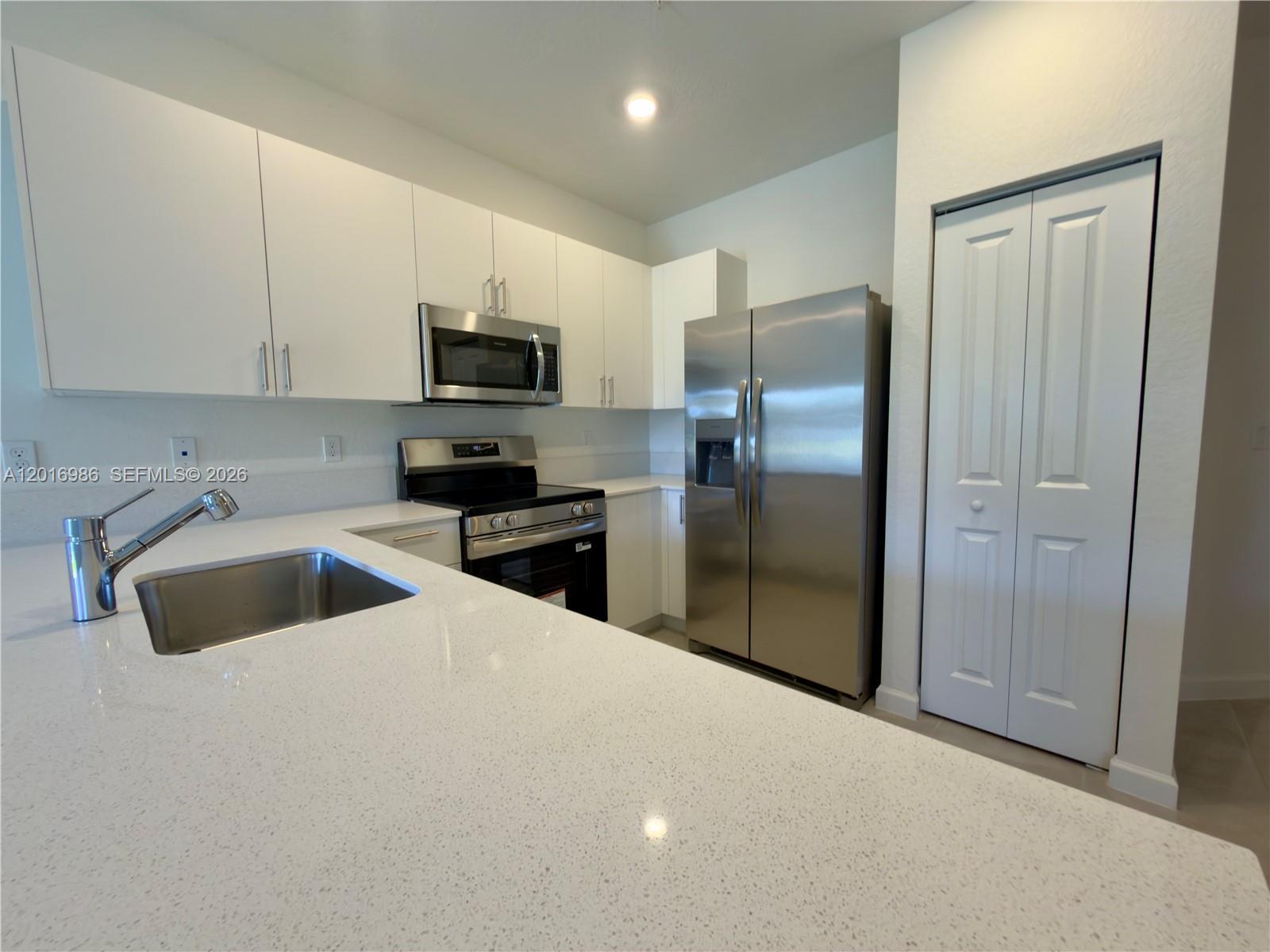 18426 SW 2nd St, Pembroke Pines FL 33029 photo 4