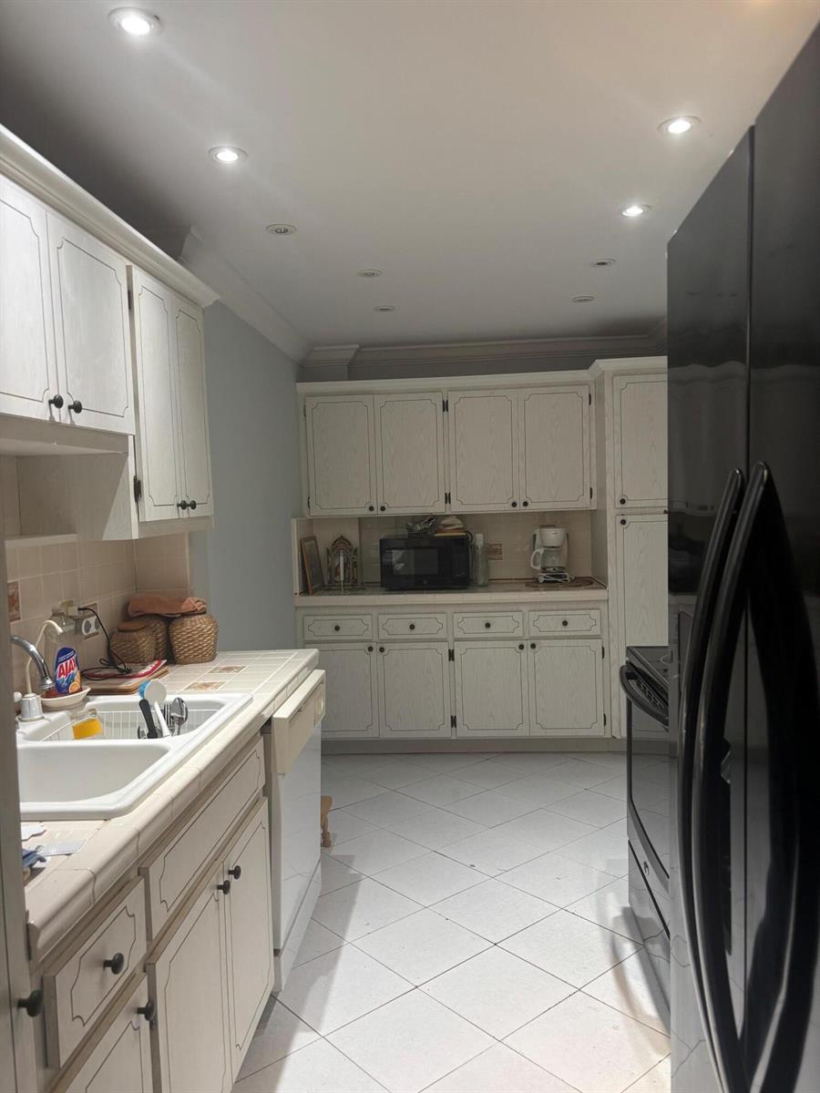 4350 Hillcrest Drive # 704, Hollywood FL 33021 photo 5