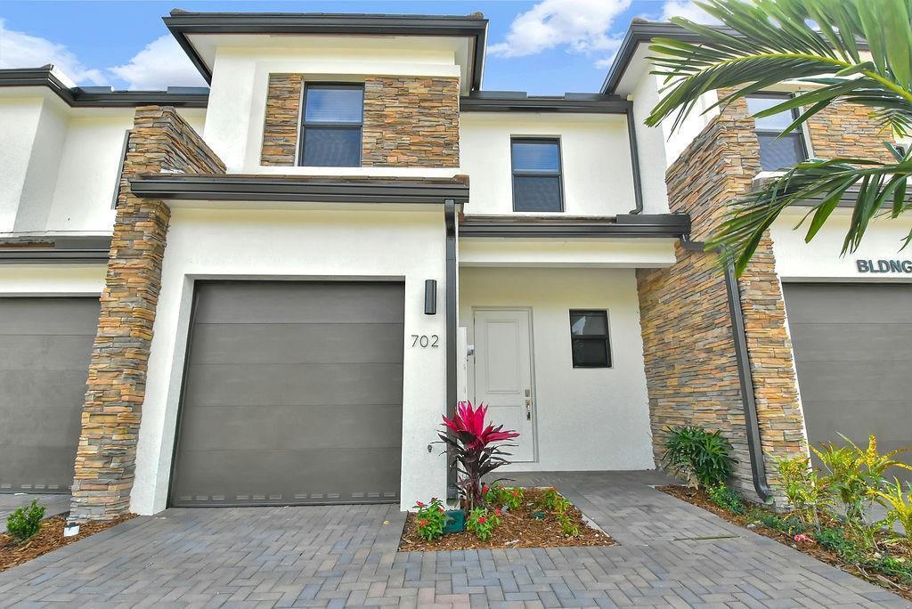 4074 Highland Oaks Drive, Pompano Beach FL 33069 photo 2