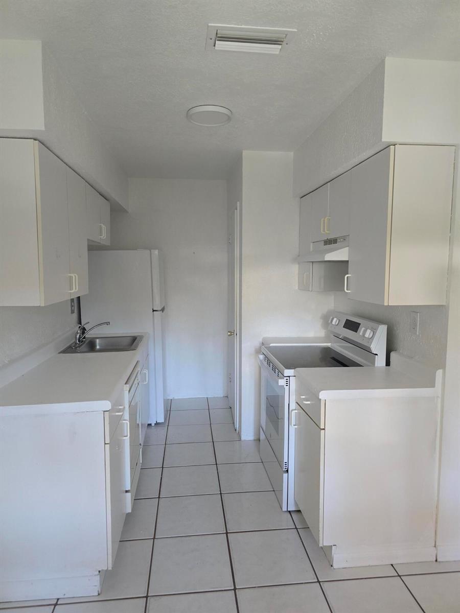 1448 Holly Heights Drive # 3, Fort Lauderdale FL 33304 photo 4