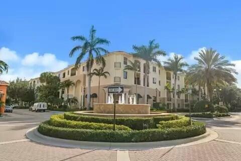 2401 Renaissance Way, Boynton Beach FL 33426