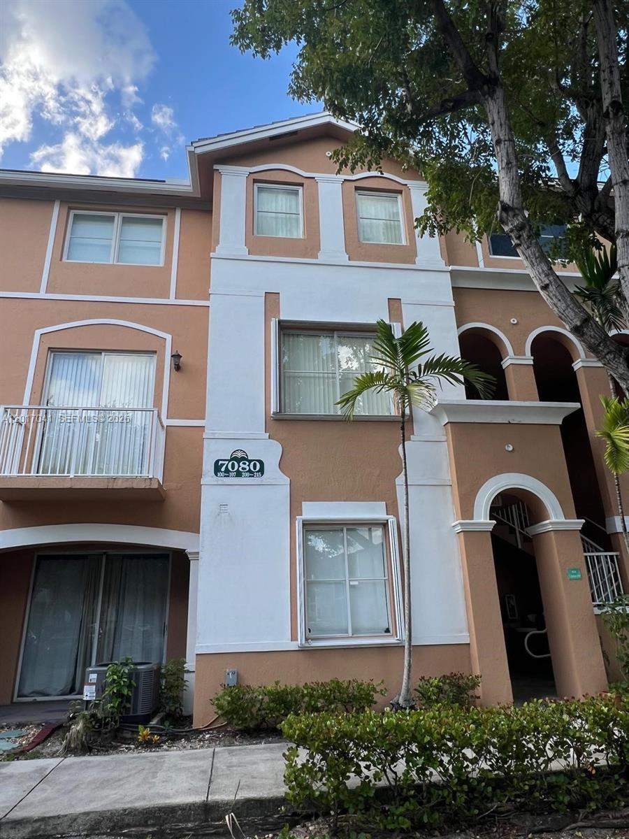 7080 NW 177th St # 13, Hialeah FL 33015 photo 2