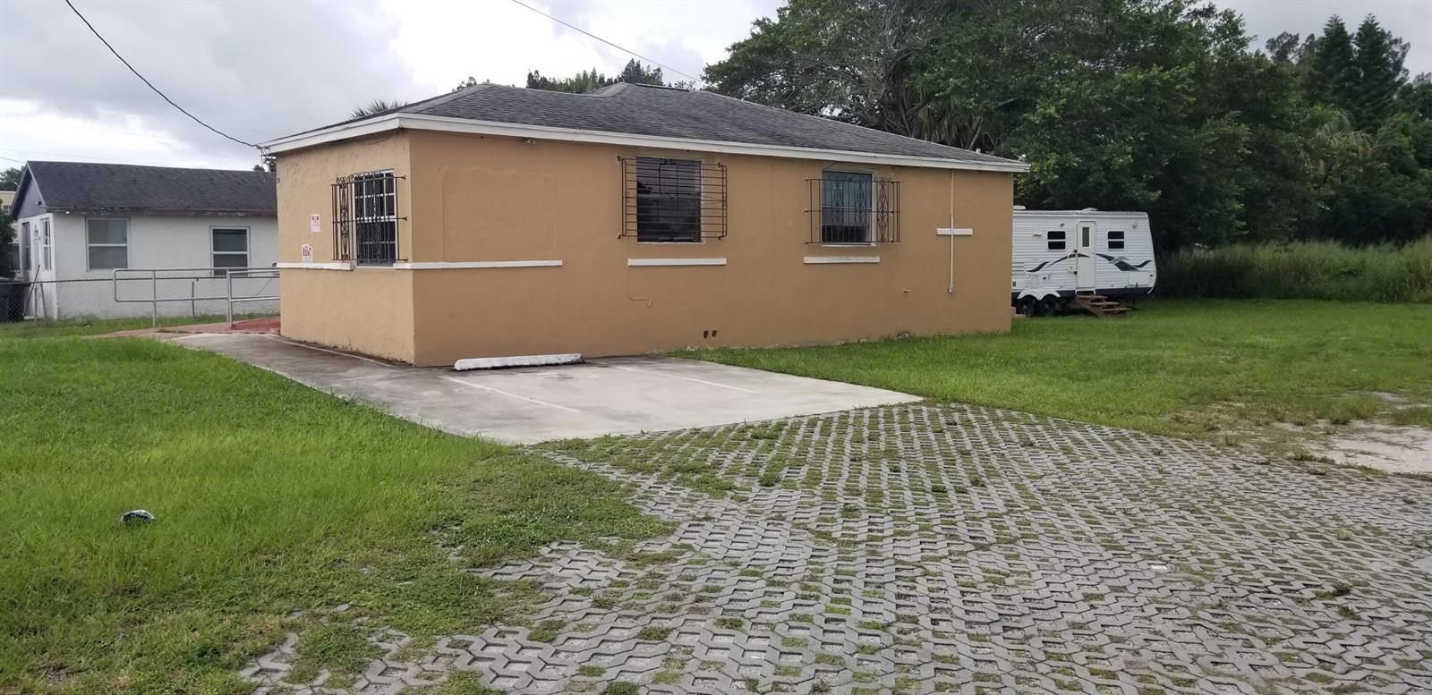 1607 Avenue D, Fort Pierce FL 34950 photo 4
