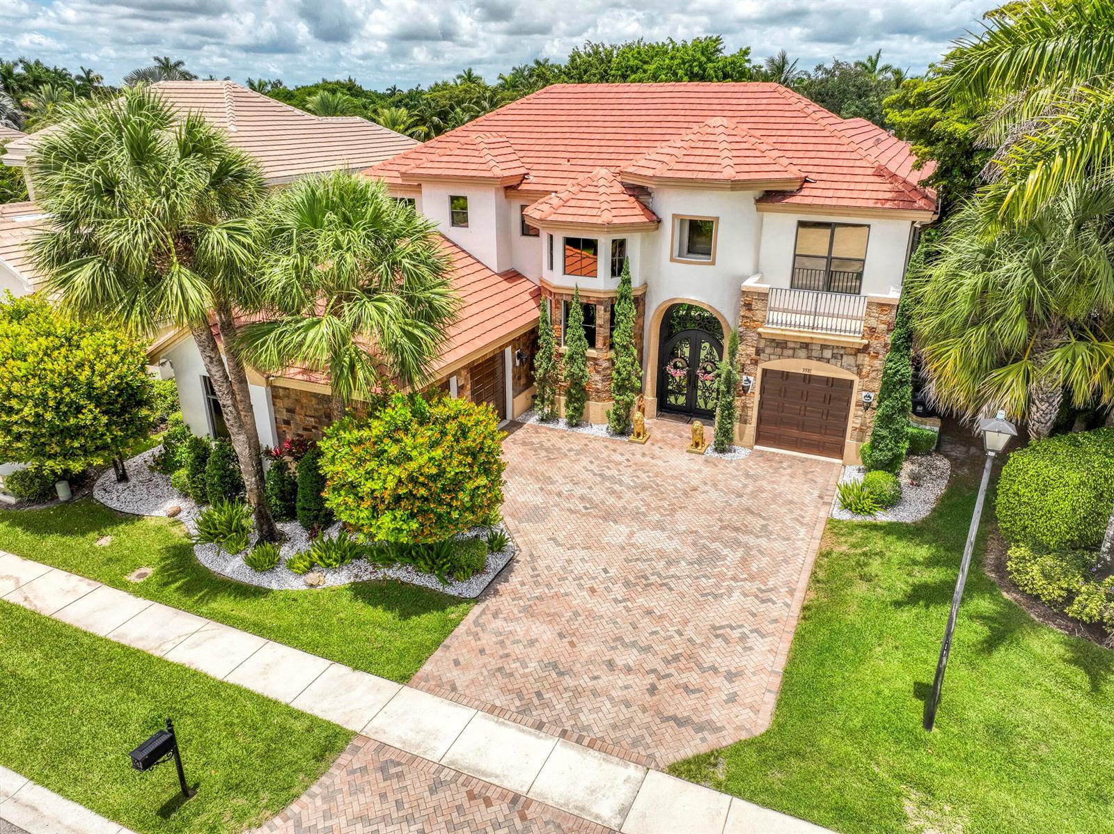 3581 Collonade Drive, Wellington FL 33449 photo 2