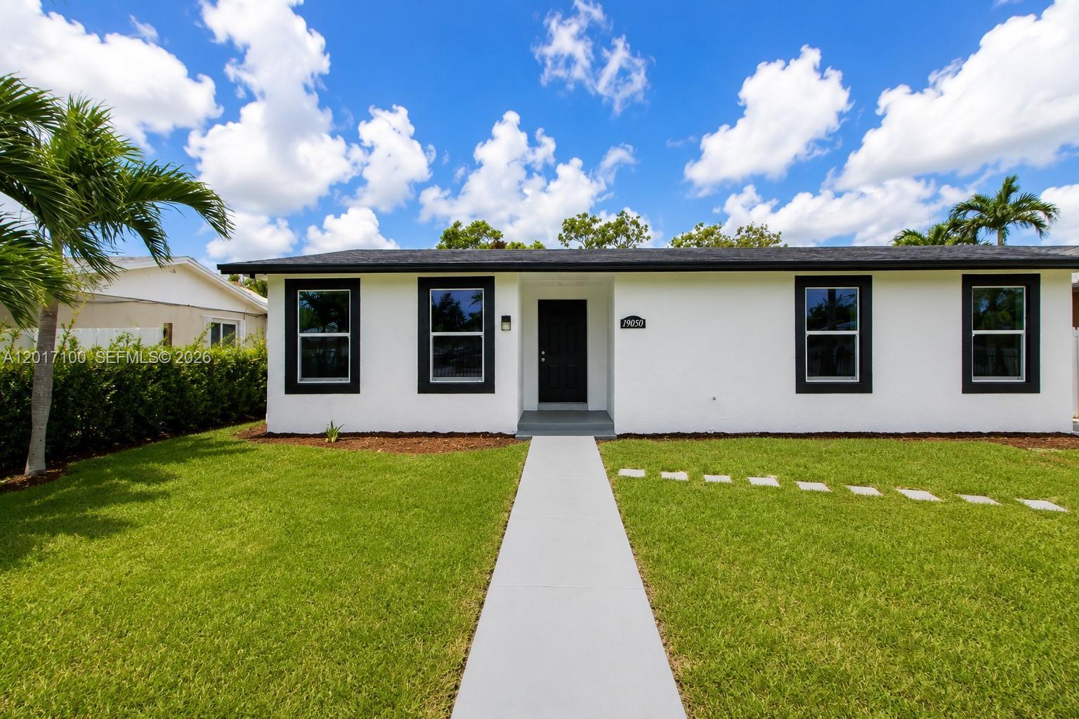 19050 SW 125th Ave, Miami FL 33177 photo 2
