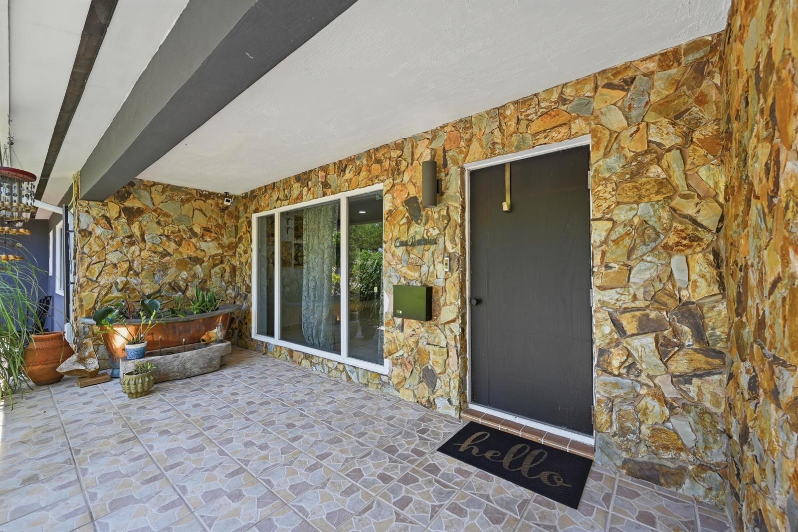816 NW 66th Avenue, Plantation FL 33317 photo 4
