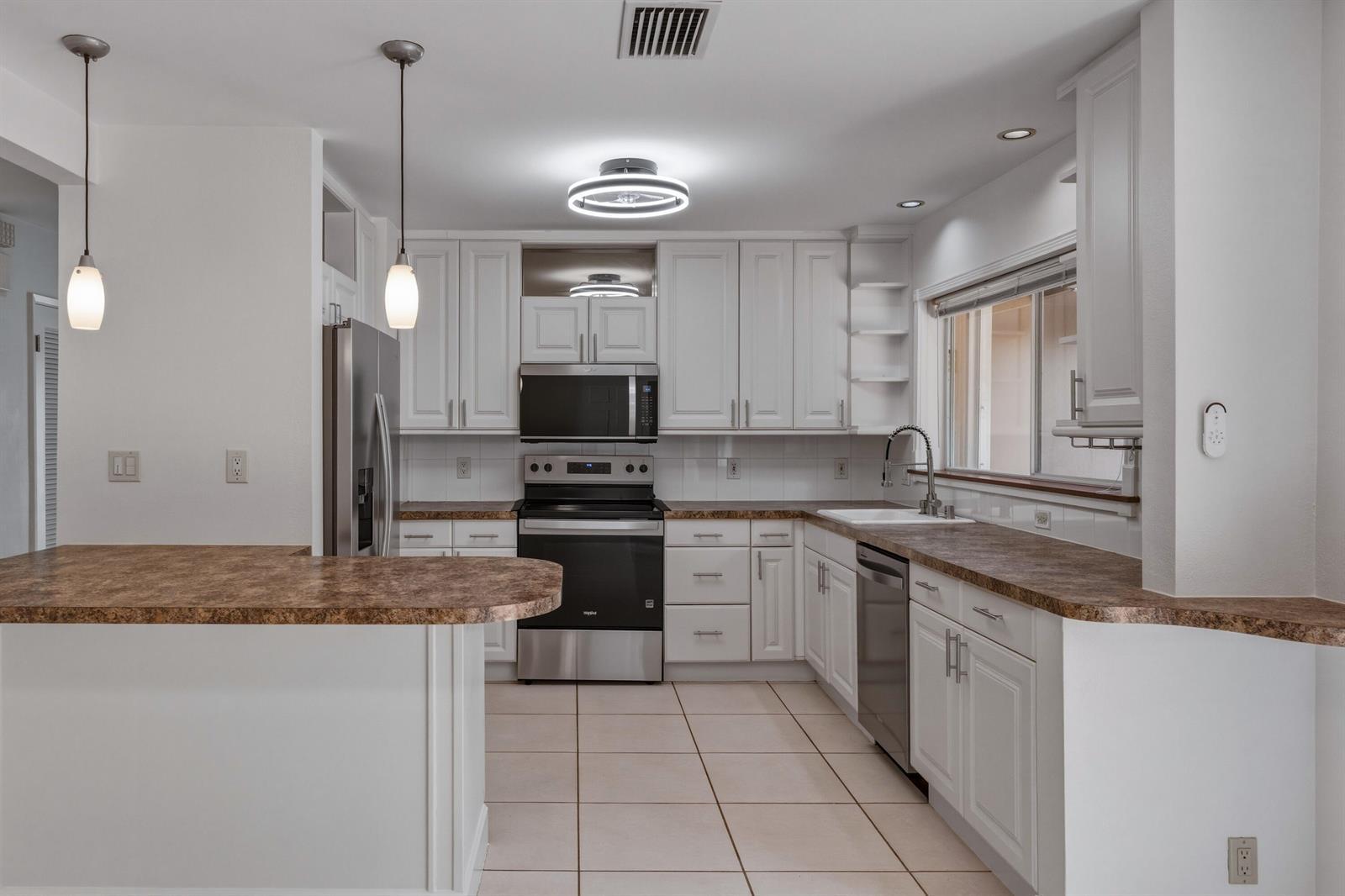 284 Allenwood Drive, Lauderdale By The Sea FL 33308 photo 3