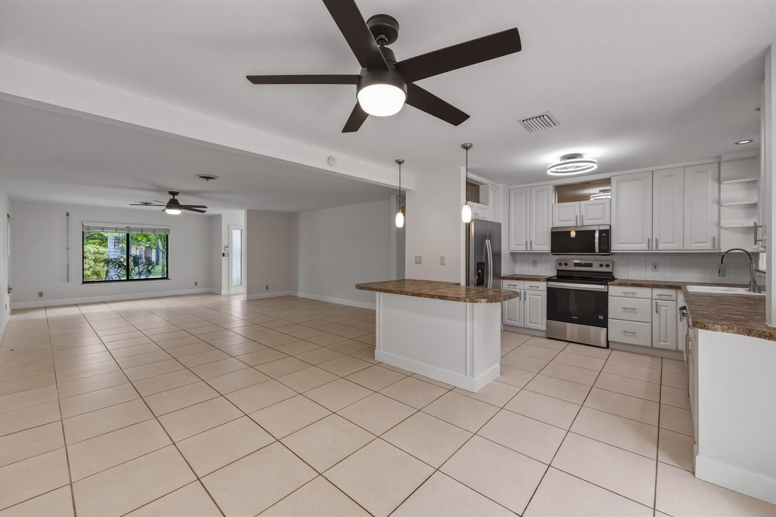 284 Allenwood Drive, Lauderdale By The Sea FL 33308 photo 4