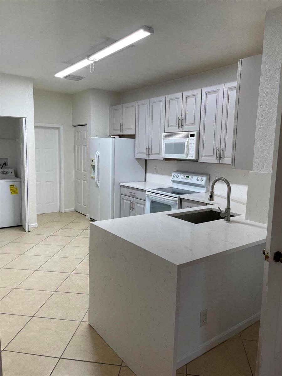 3909 Tree Top Drive # 3909, Weston FL 33332 photo 2