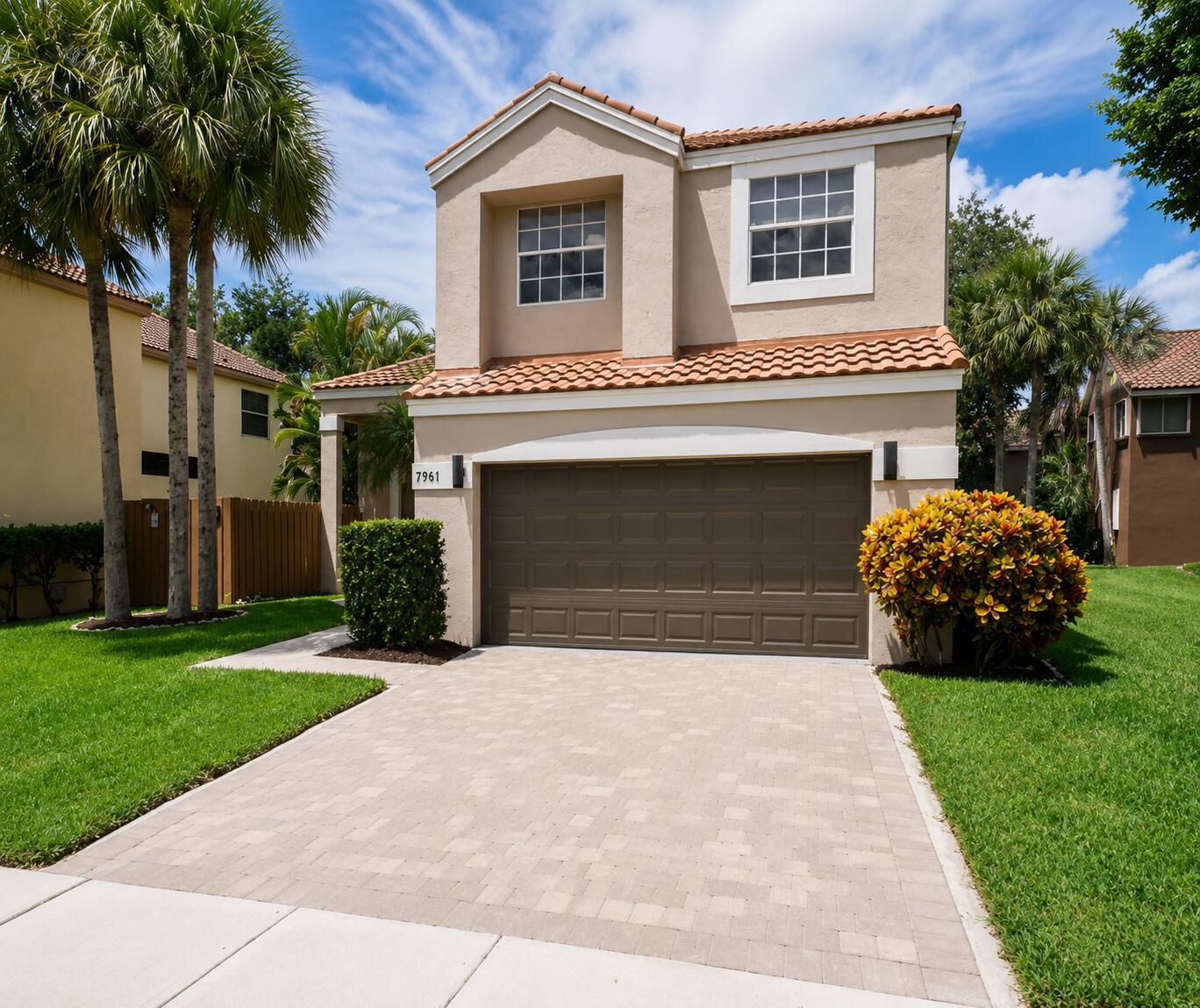 7701 NW 61st Terrace, Parkland FL 33067 photo 2
