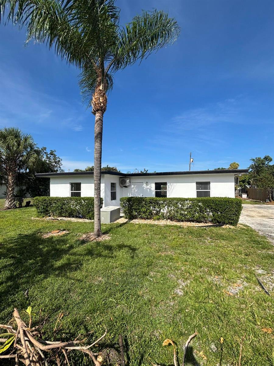 328 Urquhart Street, FL 33461 photo 3