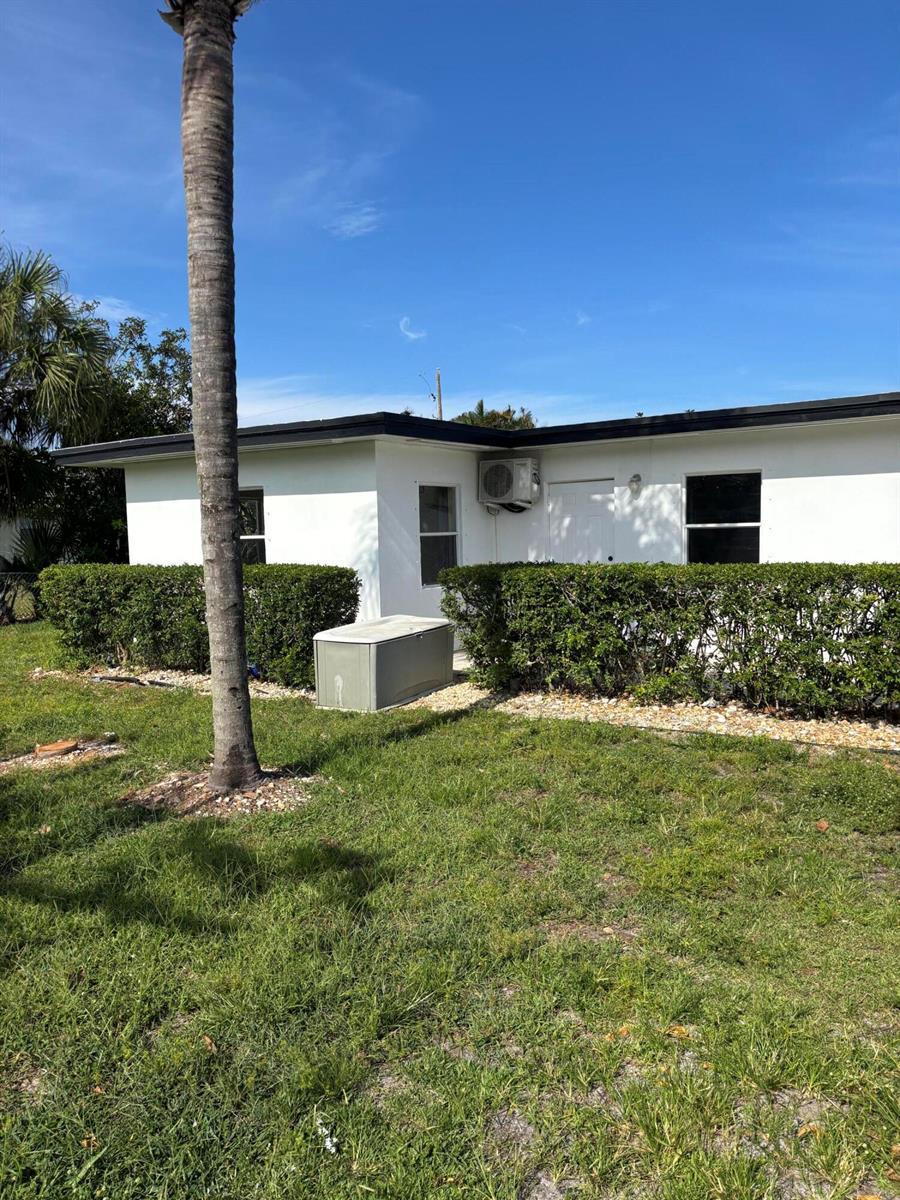 328 Urquhart Street, FL 33461 photo 4