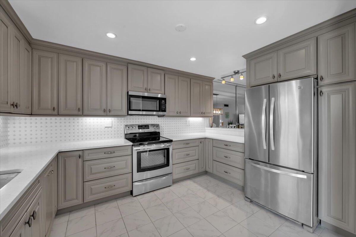 300 N Highway A1a # 304h, Jupiter FL 33477