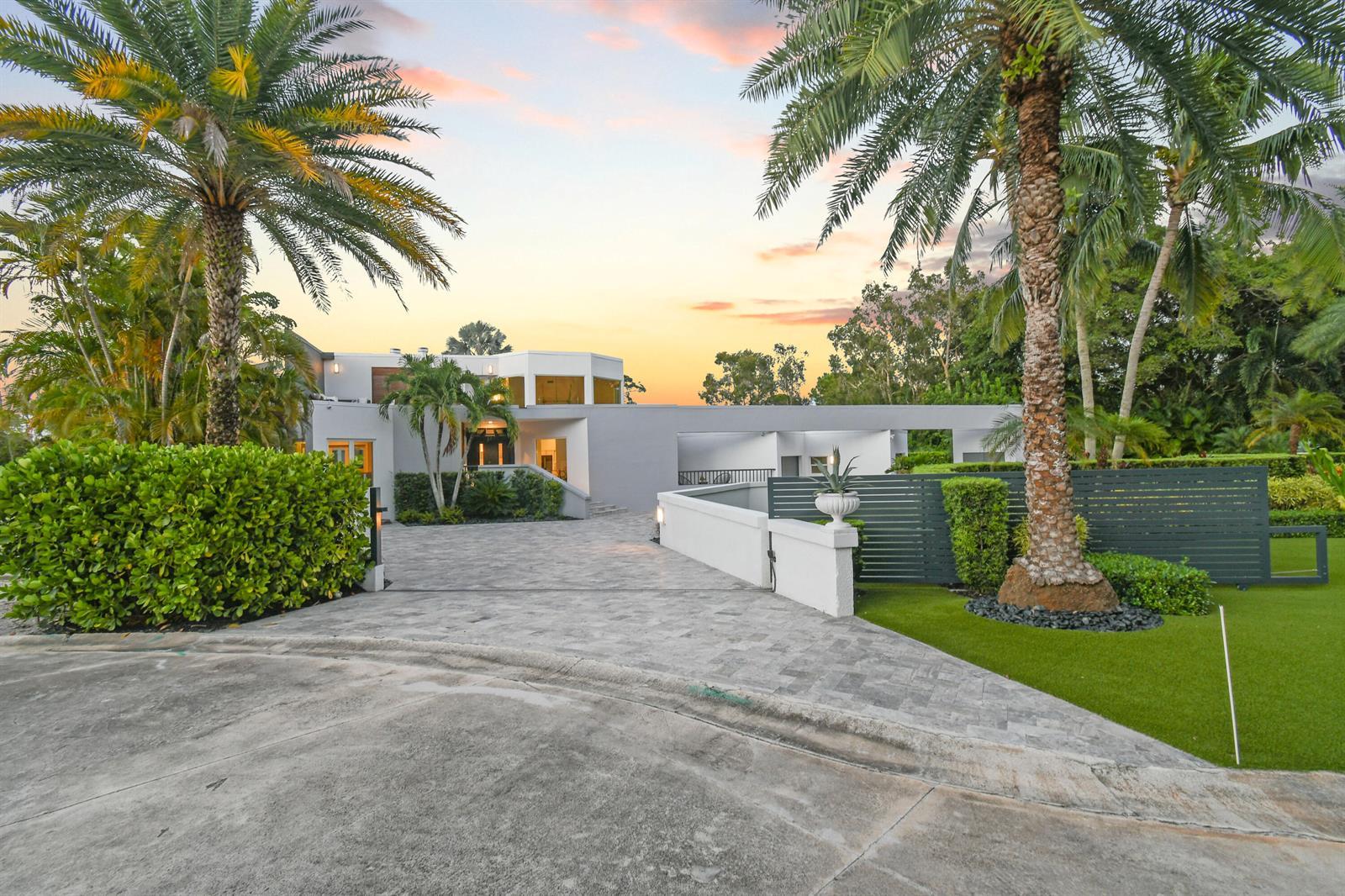 10561 SE Le Parc, Jupiter FL 33458