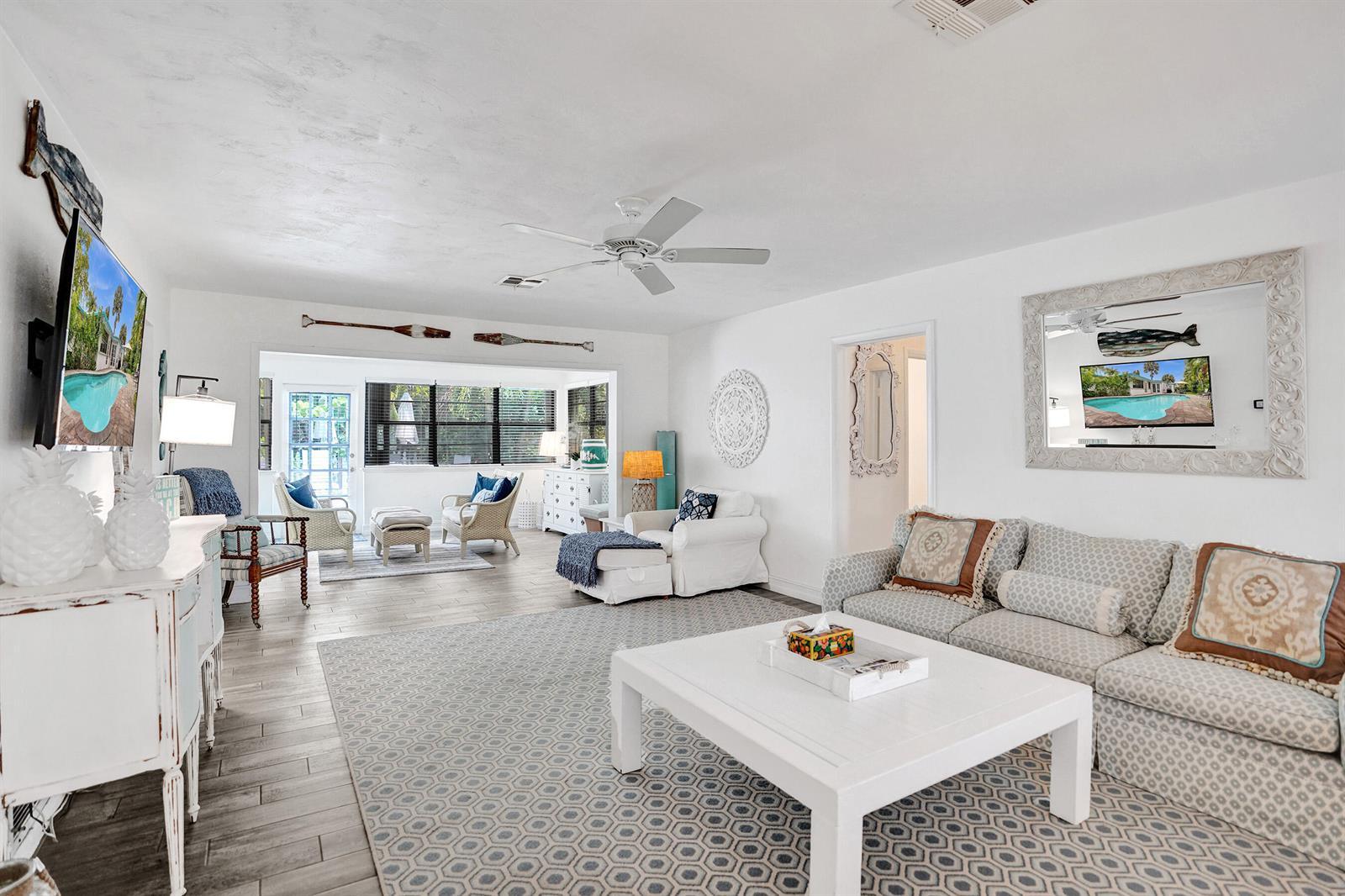107 N Swinton Circle, Delray Beach FL 33444 photo 2