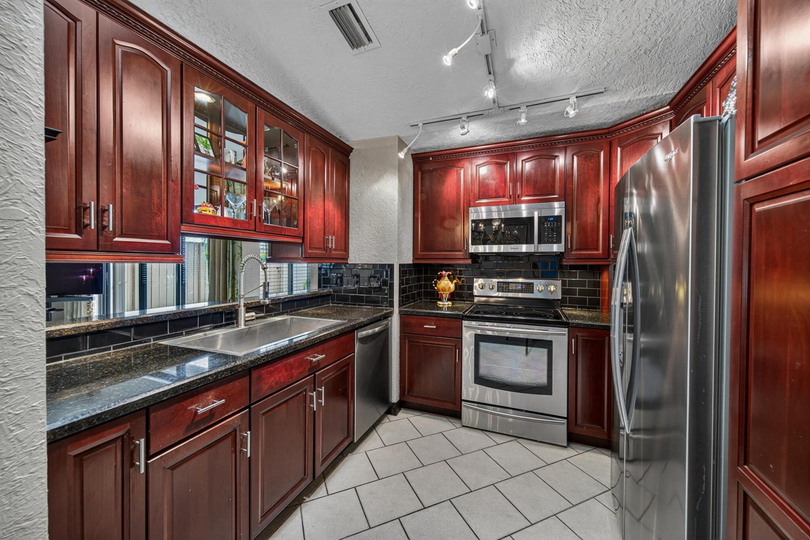 3068 S Oakland Forest Drive # 806, Oakland Park FL 33309