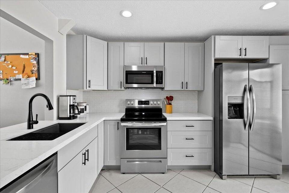 12875 Spinnaker Lane, Wellington FL 33414 photo 3
